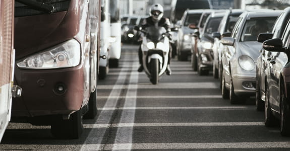 The basics of lane splitting on your motorcycle